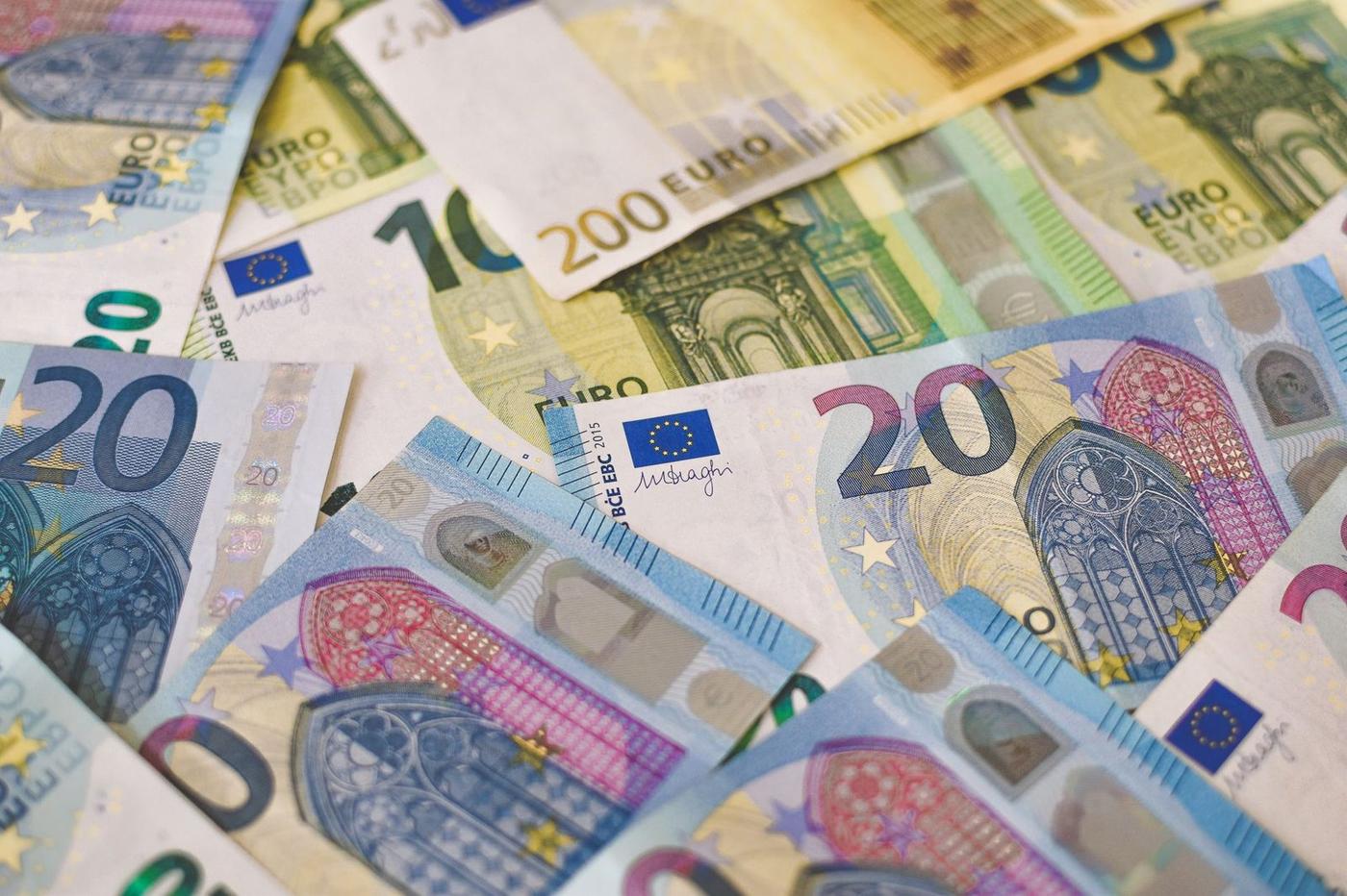 آوسبیلدونگ آلمان — راهنمای کامل ۲۰۲۶ (حقوق، شرایط، رشتهها)