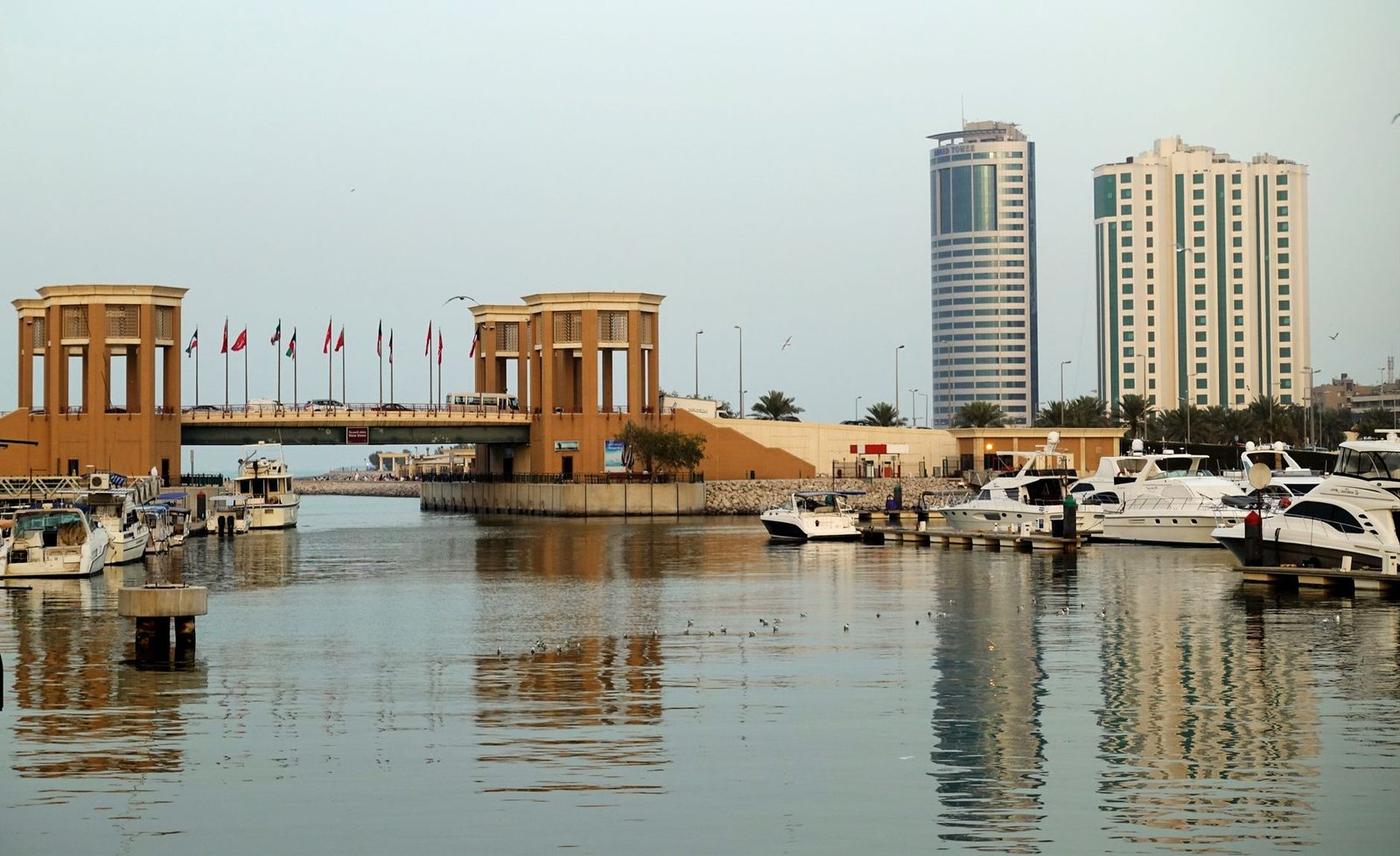 نمای آسمانخراشها و معماری مدرن شهر منامه پایتخت بحرین