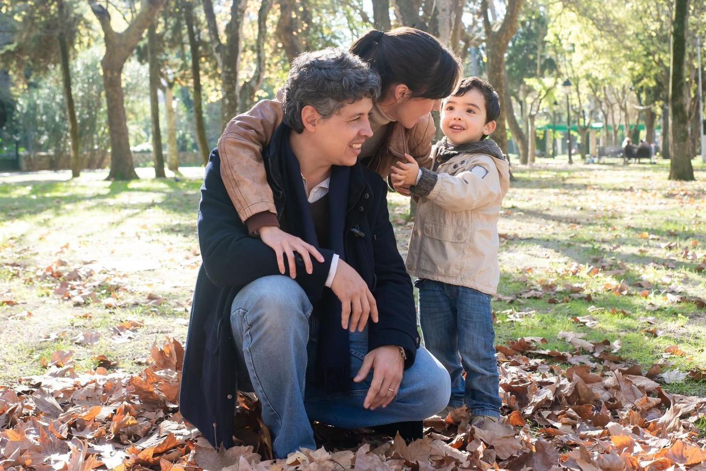 کیفیت زندگی بالا و رفاه خانوادگی در یک پارک سرسبز اروپایی