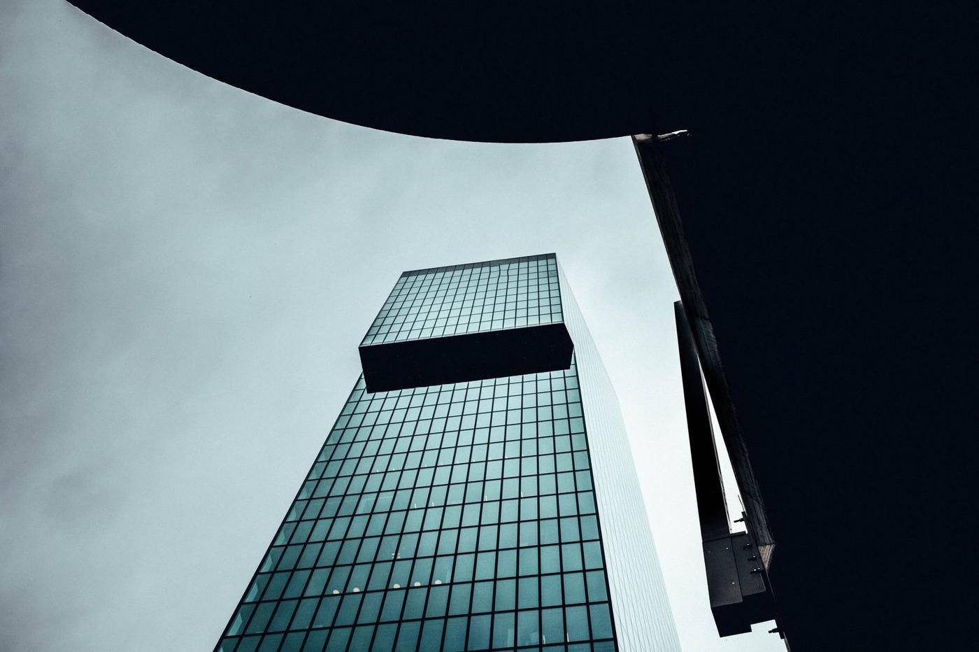 دفتر کار مدرن در شهر زوریخ سوئیس