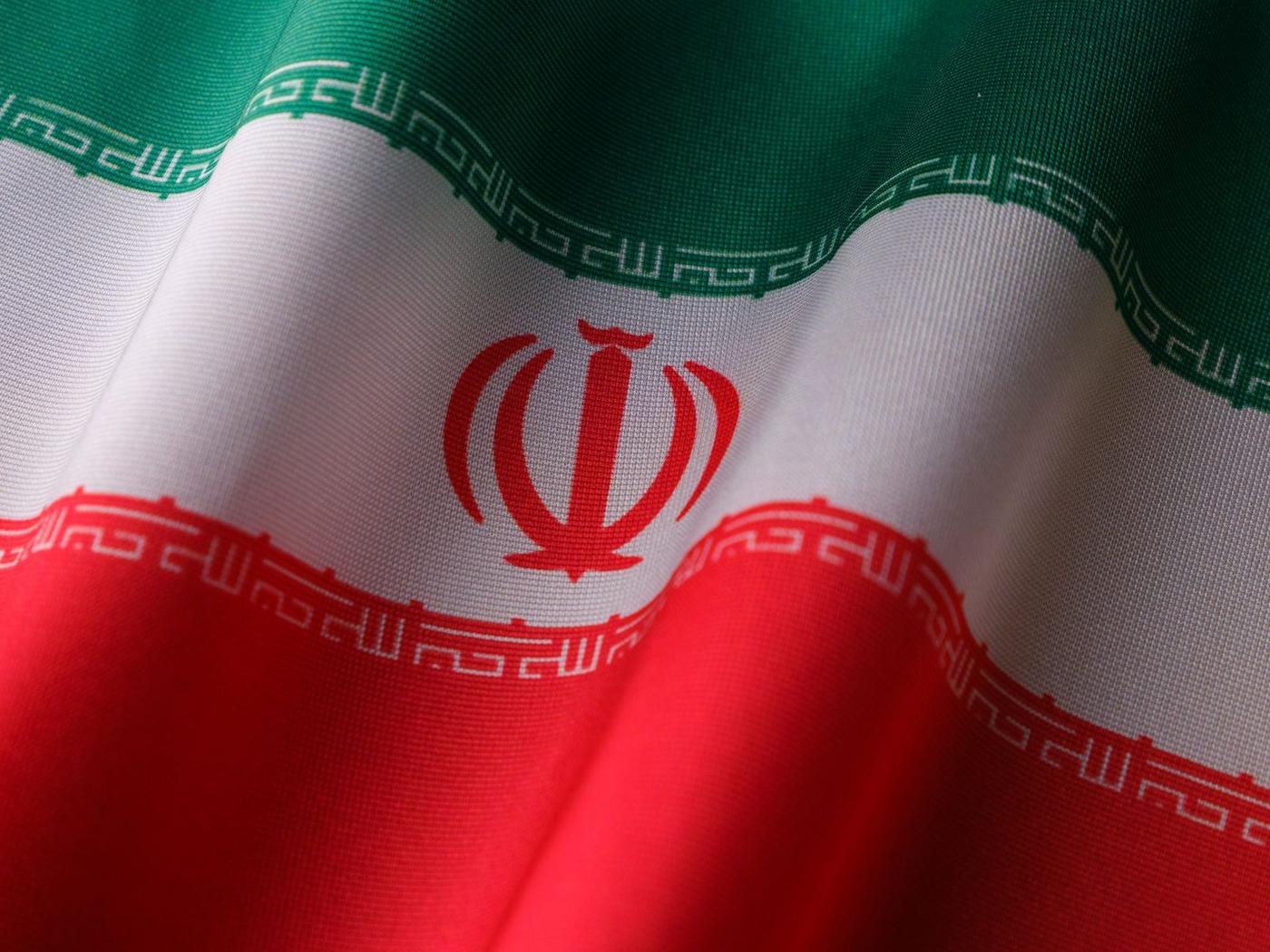 وضعیت ویژه ایرانیان و ترک تابعیت ایران بر پایه ماده ۹۸۸ قانون مدنی — بروزرسانی تابعیت مضاعف آلمان-ایران ۲۰۲۶