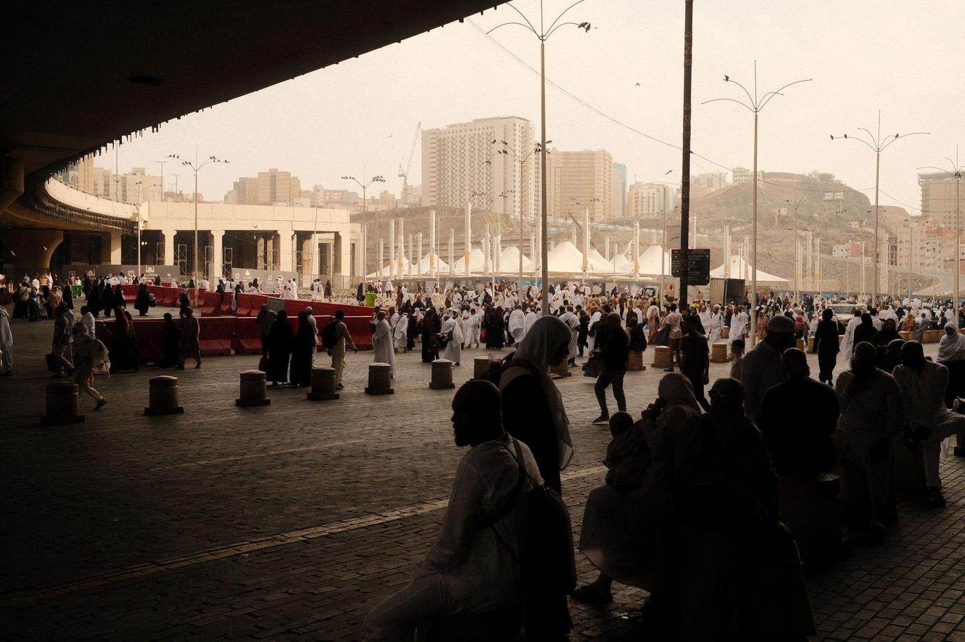 جلسه کاری و تجاری در عربستان