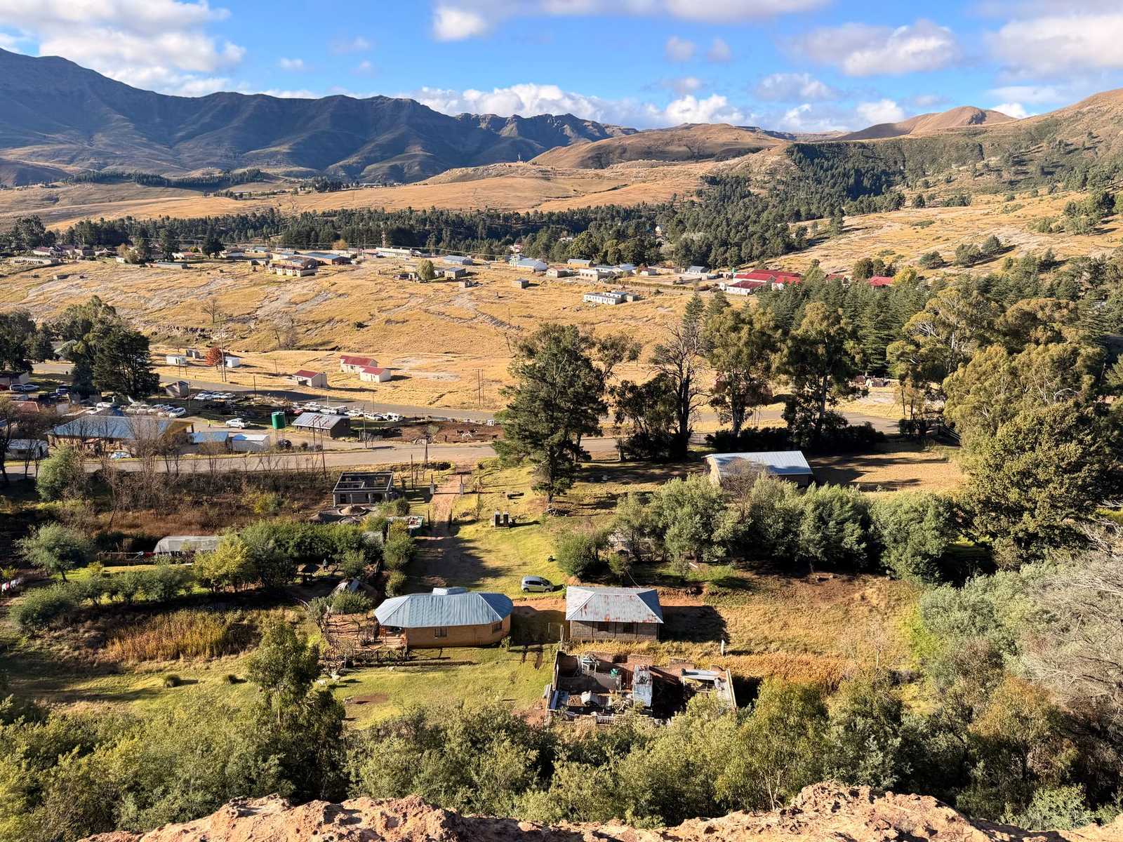نمایی از طبیعت کوهستانی و چشمانداز پادشاهی لسوتو