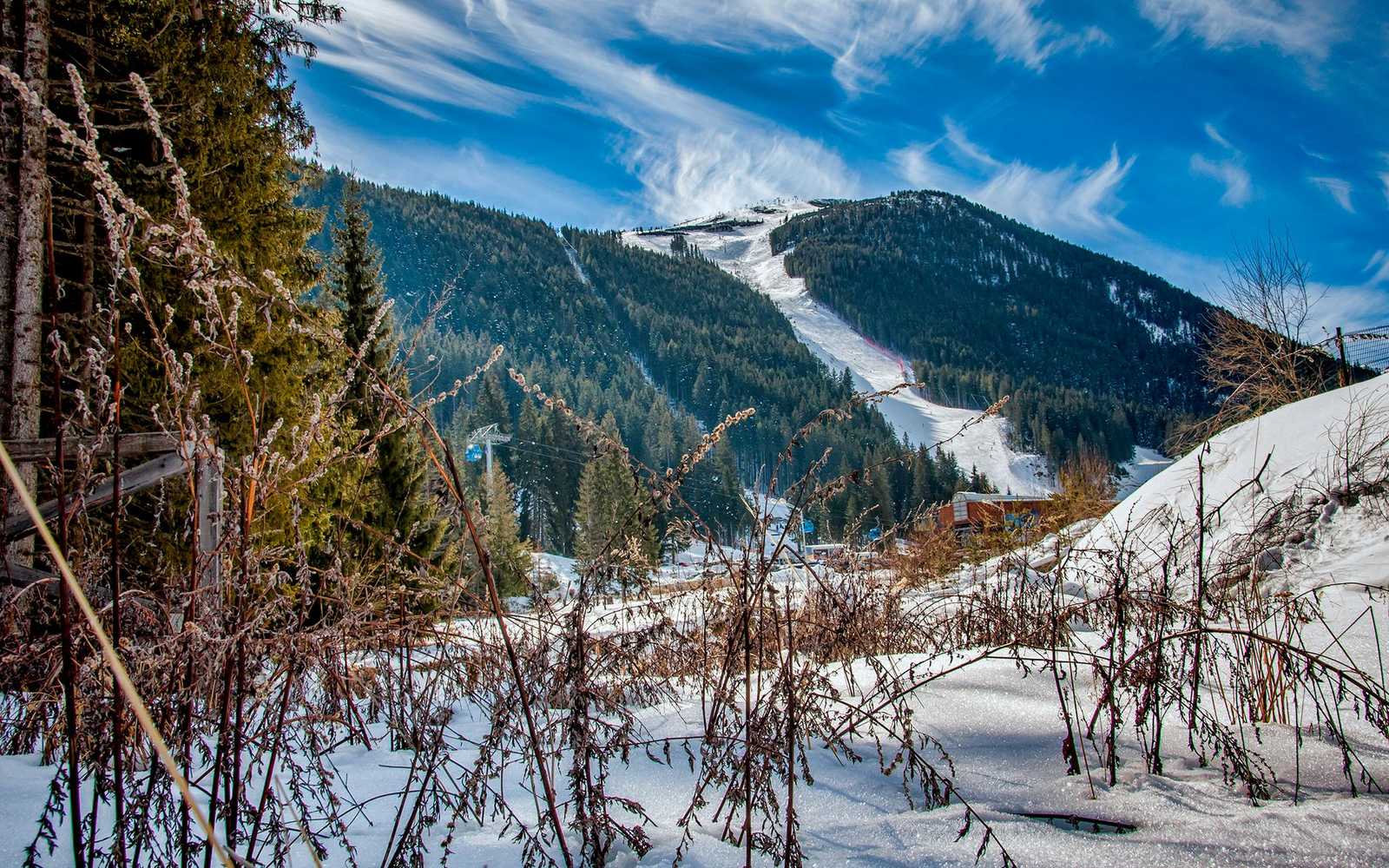 پیست اسکی بانسکو در کوهستانهای برفی بلغارستان