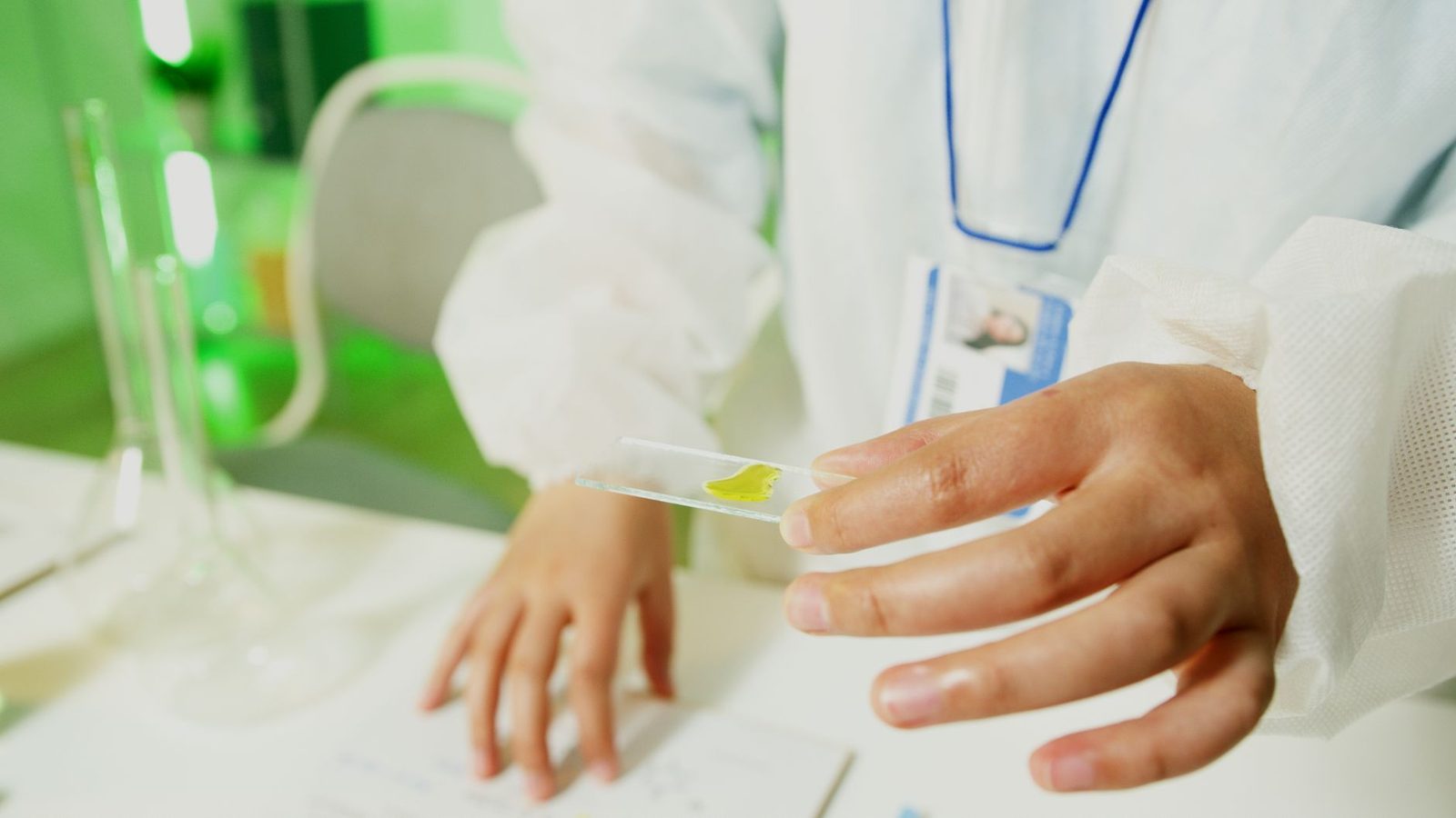 تحصیل رشته ژنتیک در آلمان | از پذیرش دانشگاه تا شغل و اقامت ۲۰۲۶