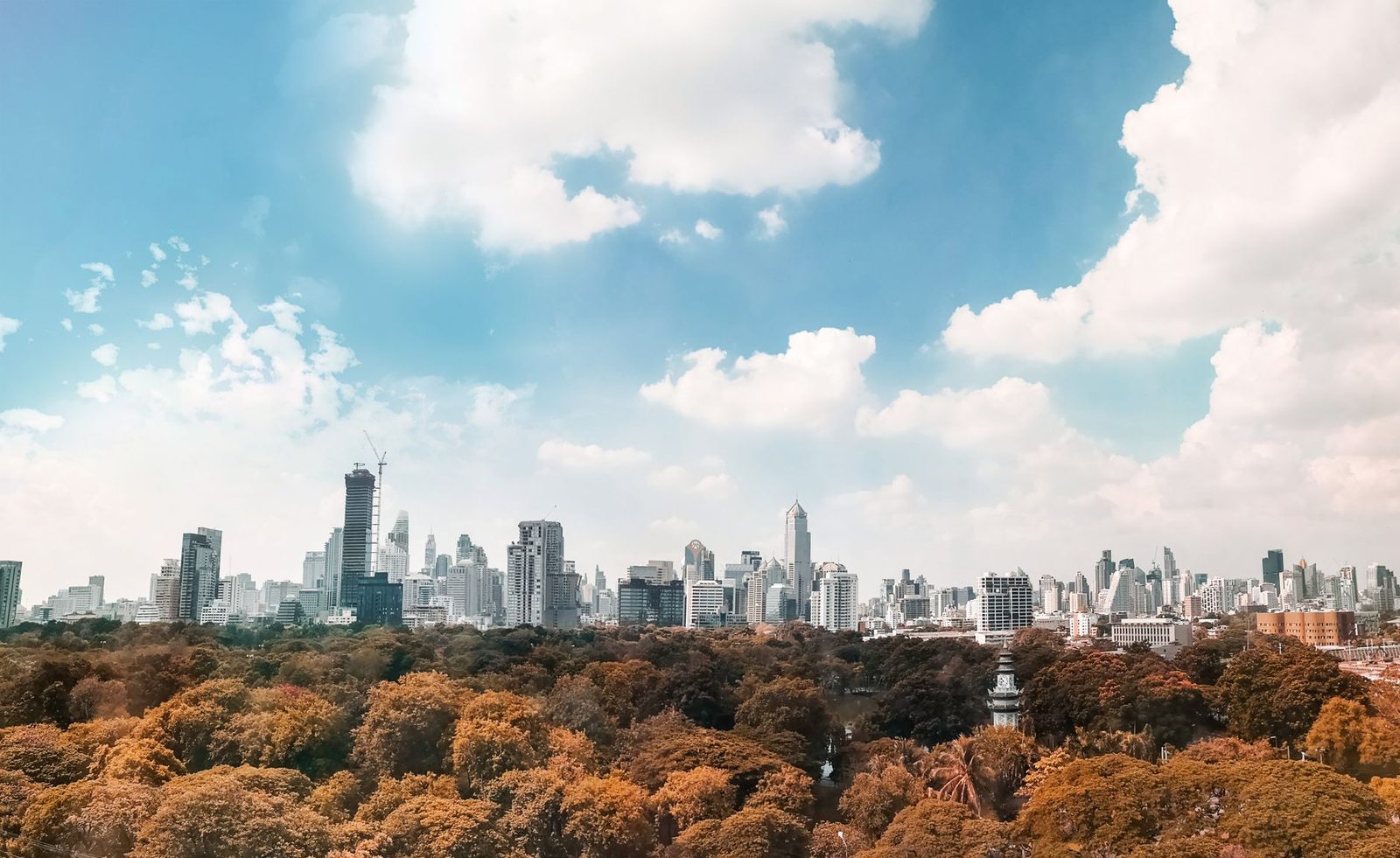 محیط کاری مدرن در بانکوک تایلند