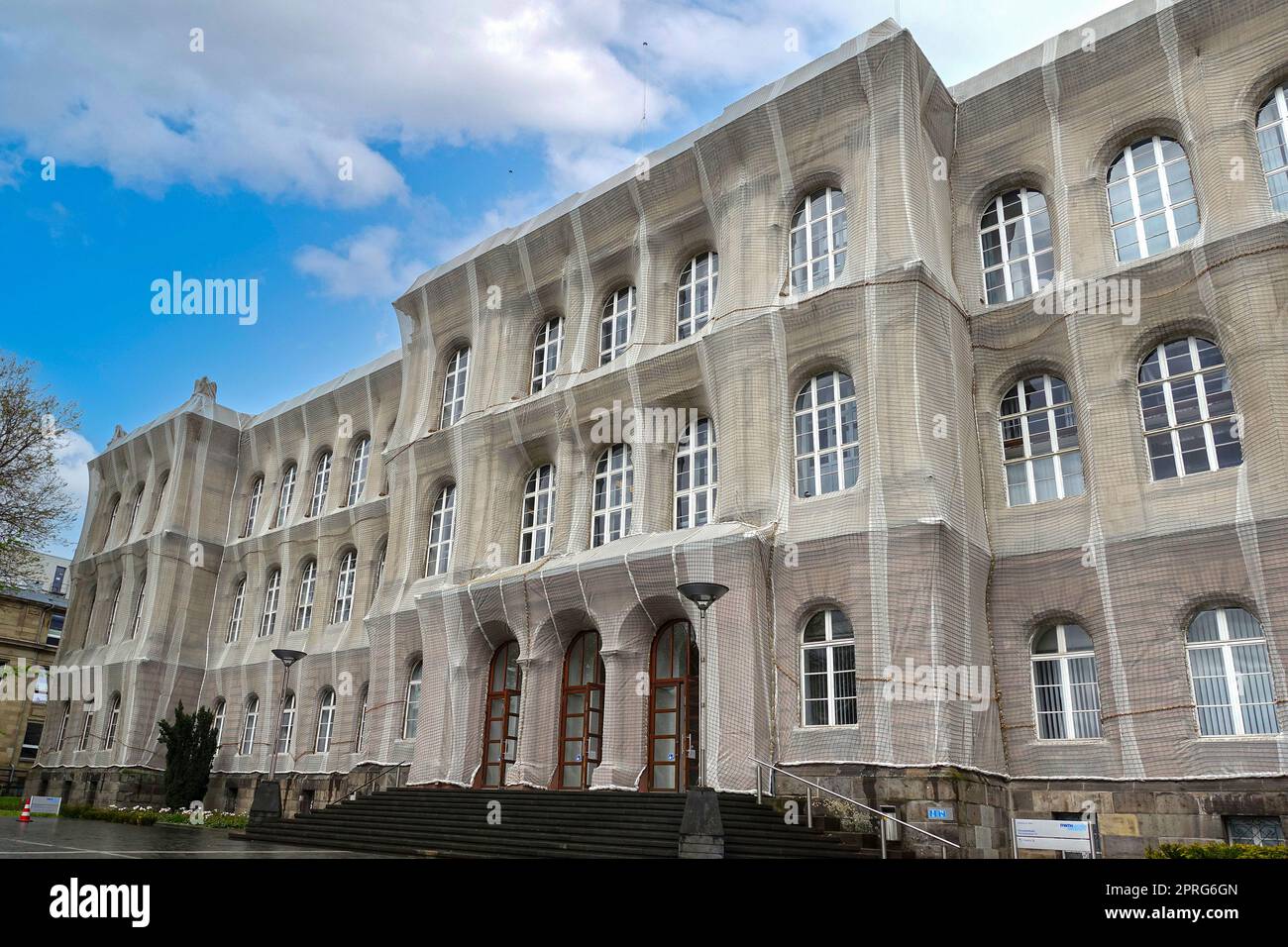 دانشگاه فنی آخن (RWTH Aachen) — راهنمای کامل ۲۰۲۶